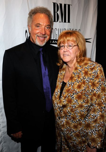 Sir Tom Jones married his high school girlfriend Linda Trenchard.